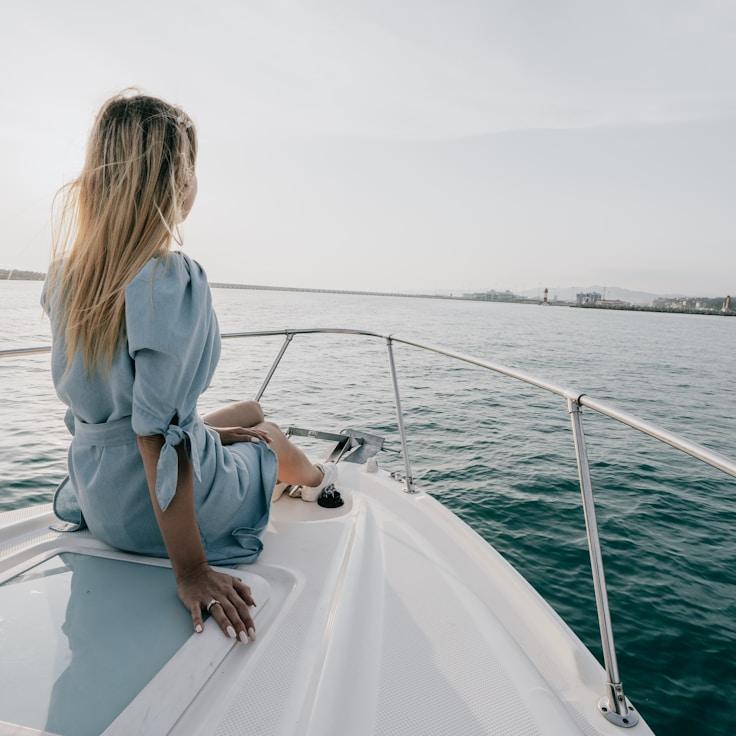 Twilight sailing experience